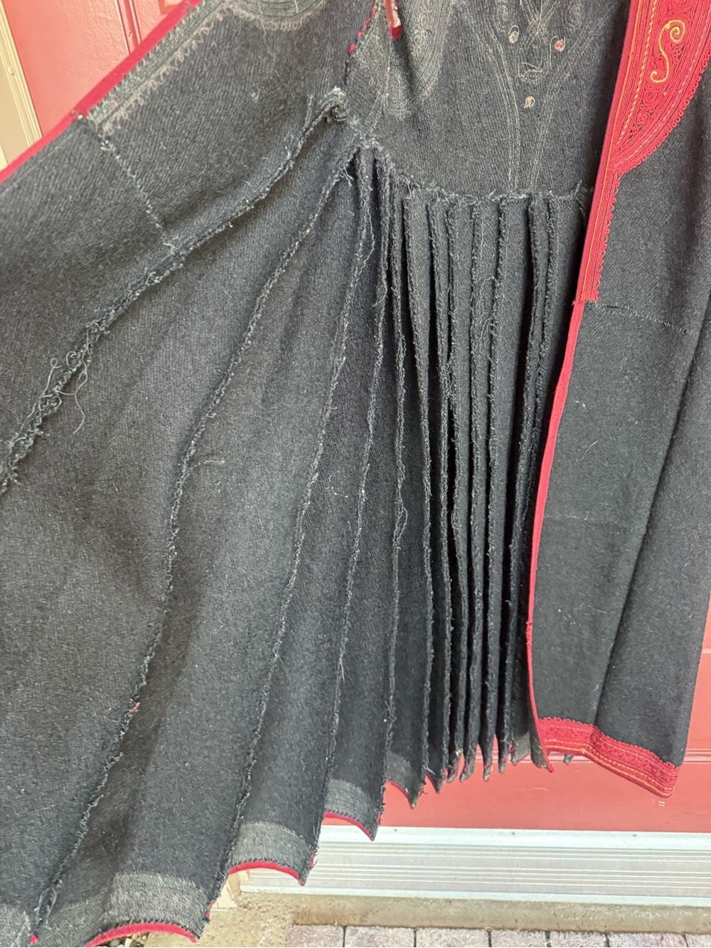 Hand made Black and red Sleeveless wool Vest - Picture 7 of 9